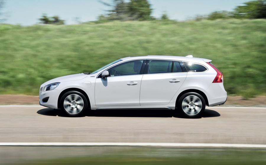  Volvo V60 Plug-in Hybrid 2011 года  (фото 18 из 68)